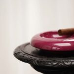 Carmine red hand-painted ink plum cigar ashtray - Image 3