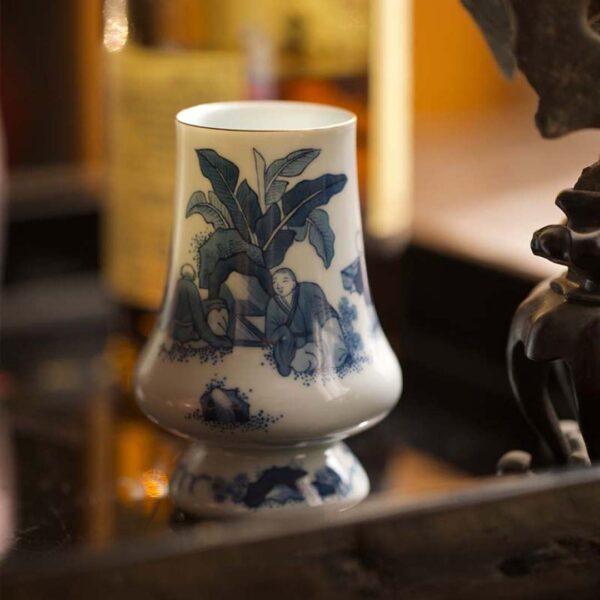 Kangxi Landscape and Figure Gold-outlined Mini Kyan Cup 02