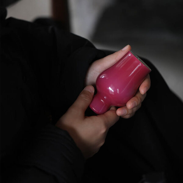 Rouge Red Gold-outlined Mini Kyan Cup