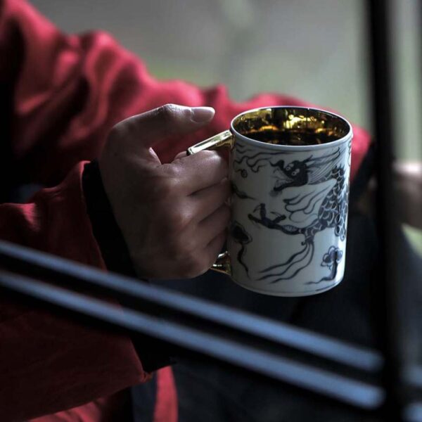Yuan Dynasty · Large-sized Mug with Auspicious Dragon Pattern