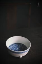 Blue and White Dragon Three-legged Teapot Stand - Image 3