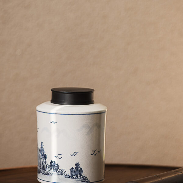 Blue and White Landscape Straight Tea Caddy