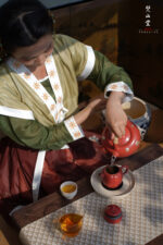 Gold and Silver Painted Small Daisy Hawthorn Red Rock Clay Chrysanthemum Petal Teapot - Image 6