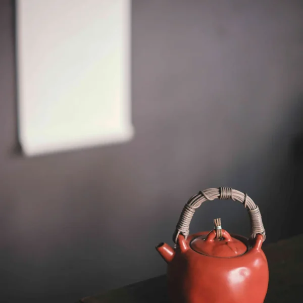 Hawthorn Red Bamboo Leaf Lid Lifting Handle Teapot