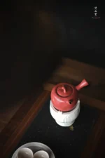 Hawthorn Red Bamboo Leaf Lid Side-handle Teapot