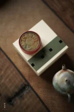 Hawthorn Red Bending Waist Jade Lid Rest