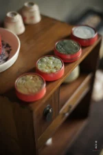 Hawthorn Red Bending Waist Jade Lid Rest - Image 3