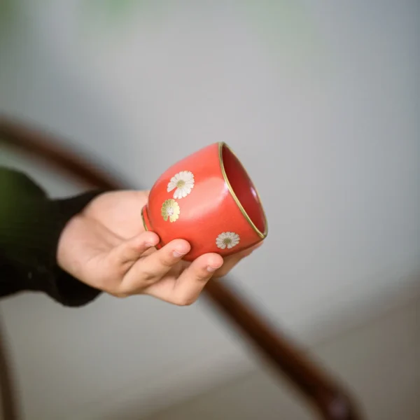 Hawthorn Red Daisy Square Cup (Single Cup)