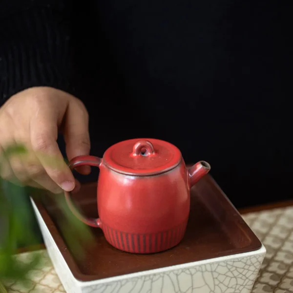 Hawthorn Red Leisure Room Small Teapot