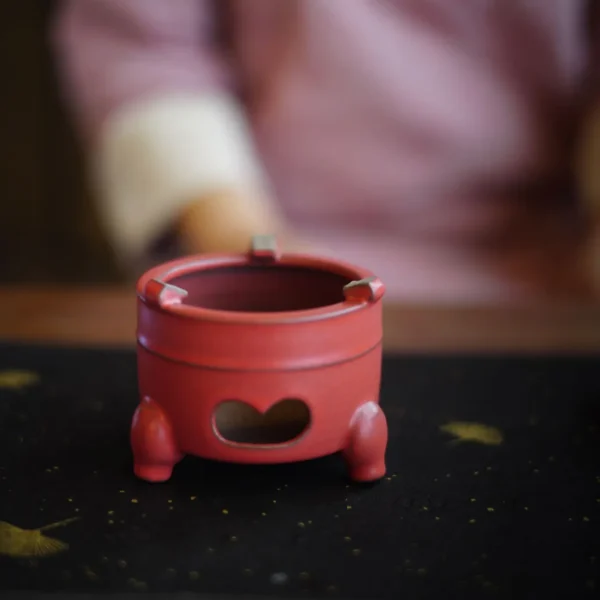 Hawthorn Red Plain Three-legged Alcohol Stove
