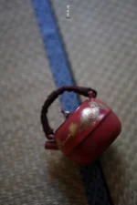 Hawthorn Red Rock Clay Golden Pine Waist-line Apple Teapot