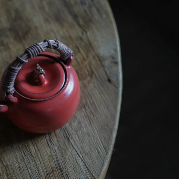 Hawthorn Red Rock Clay Waist-line Apple Teapot