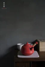 Hawthorn Red Rock Clay Yingrong Side-handle Teapot - Image 2