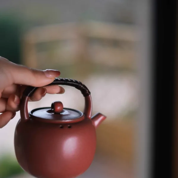Hawthorn Red Small Round Teapot
