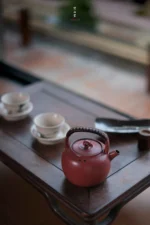 Hawthorn Red Small Round Teapot - Image 2