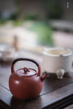 Hawthorn Red Small Round Teapot - Image 3