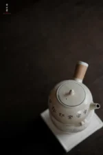 Kohiki Engraved Poetry Side-handle Teapot - Image 2