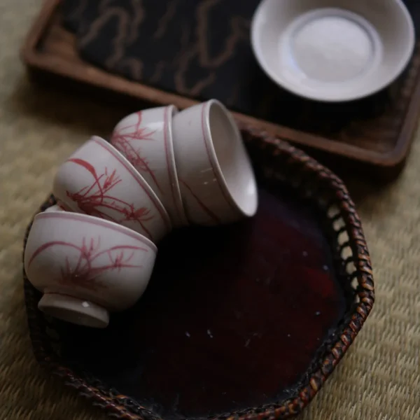 Red Orchid Small Golden Bell Cup (Set of 4 Cups)