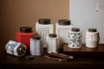 Red Poetry Waist-line Tea Caddy - Image 3