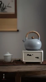Soda Glaze Aged Rock Clay Yurong Teapot - Image 3