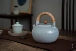 Soda Glaze Aged Rock Clay Yurong Teapot - Image 4