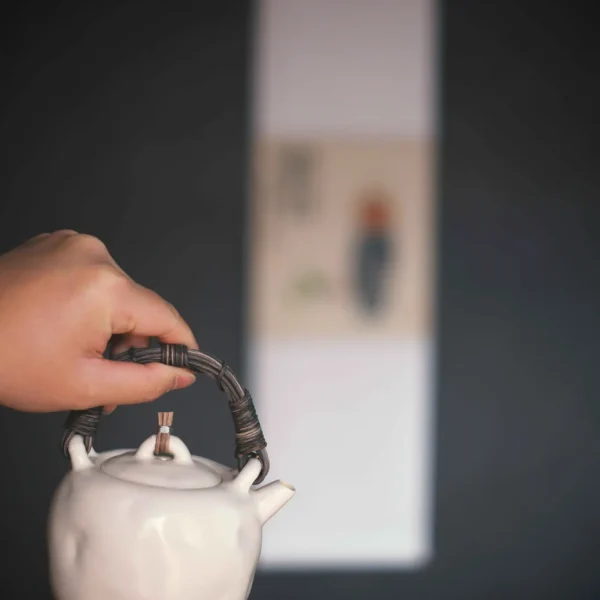 Soda Glaze Bamboo Leaf Lid Lifting Handle Teapot