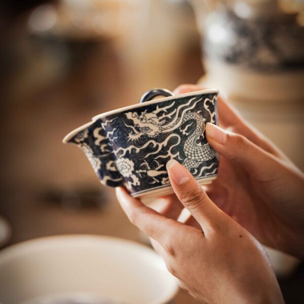 Soda Glaze Blue and White Dragon Infuser