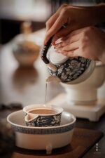 Soda Glaze Blue and White Dragon Infuser - Image 6