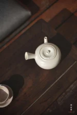 Soda Glaze White Clay Side-handle Teapot