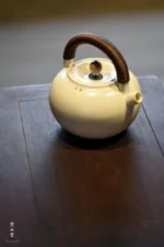 Soda Glaze Yurong Teapot - Image 9