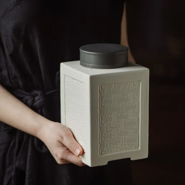 Wan Pattern Large Tea Caddy
